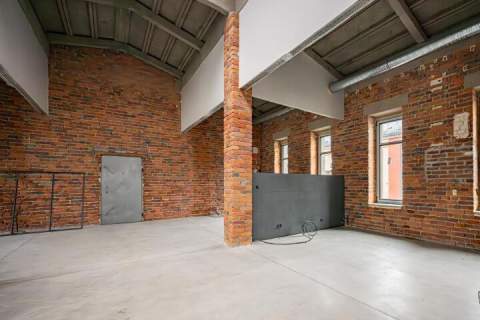 Lokal usługowy 200 m2 Stara Garbarnia Parking 