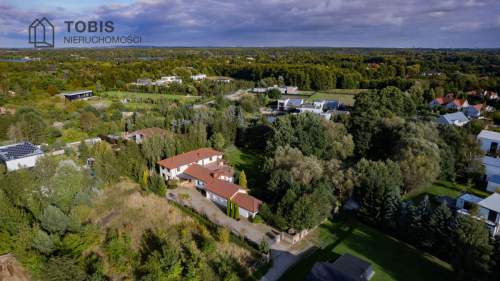 Imponująca rezydencja ze stawem Chyby