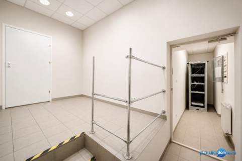 Lokal 165 M W centrum Radomia Żeromskiego 23 PARTER, WITRYNY,...