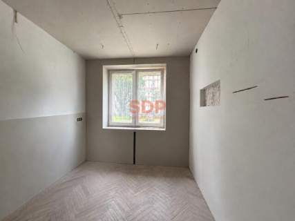 55m2 3 pokoje osobna kuchnia, częściowo do remontu