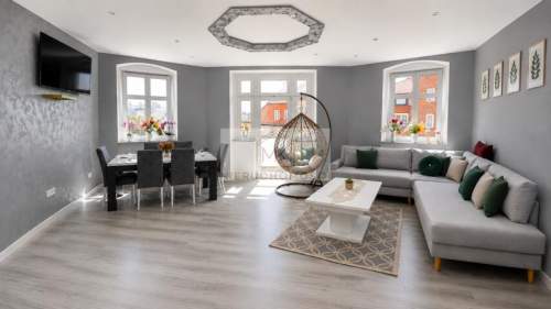 Mieszkanie 98,5 m2 3/4 pokoje Balkon 2 piwnice 