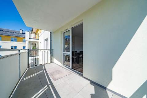 3 pokoje duży balkon hala garażowa piwnica
