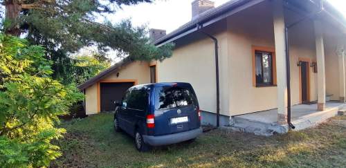 Ciekawy,z piwnicami,do wykończenia