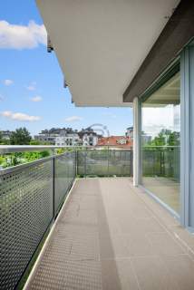 Duży balkon Przestrzeń Kom. lok. Msc. w hali