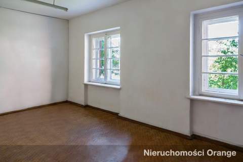 Działka pod działalność m.in. usługową.