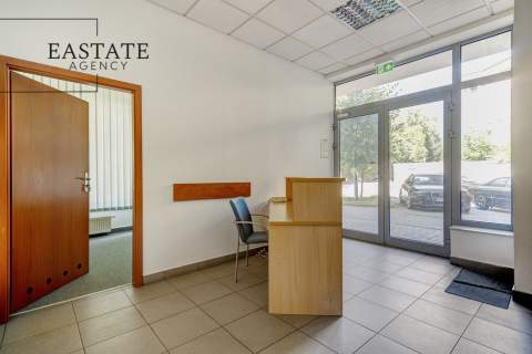 9 gabinetów Parter Niezależne wejście