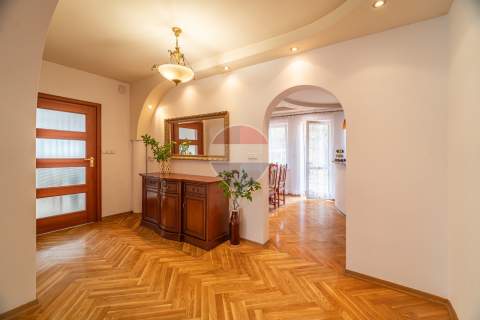 Dom z domkiem gościnnym i ogrodem Radom Staroopatowska
