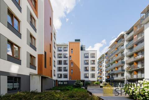 Studio z balkonem i parkingiem Jana Kazimierza