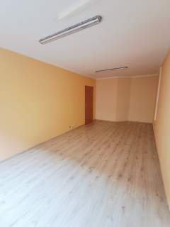 Lokal usługowo-biurowy o pow. 65m2,winda, I piętro, Kalisz