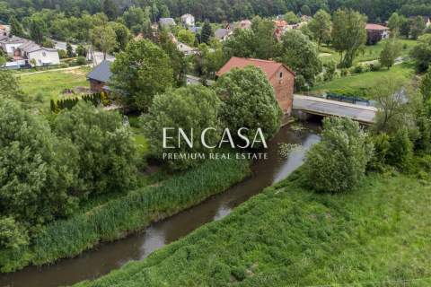 Piękny Młyn nad rzeką Muchawką
