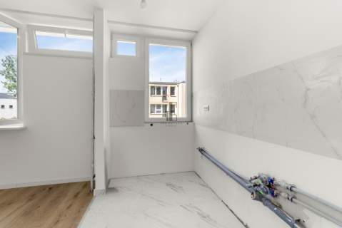 2 pokoje po remoncie saska kępa balkon