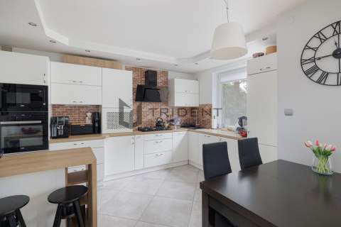 91,6 m 4 pokoje Balkon Kameralne osiedle