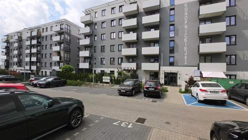 wyposażony apartament dwupokojowy z balkonem