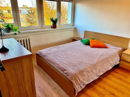 Hipoteczna-przestronne dwa pokoje, balkon, parking