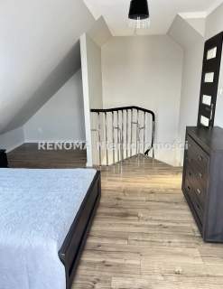  Nowe Miasto Dwupoziomowe Cegła 