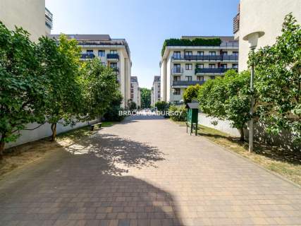 GUSTOWNE, ZADBANE 1-POKOJOWE Z DUŻYM BALKONEM