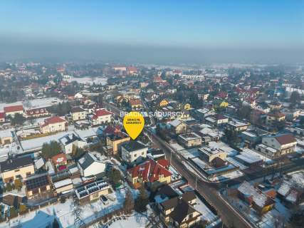 Budynek z 6 niezależnymi apartamentami.