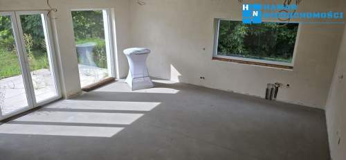 Dom 156 m z ogrodem, garażem i 4 sypialniami