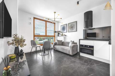 2 pokoje, parking, balkon, 10 min do centrum