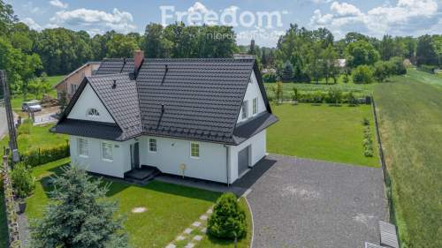 Gotowy nowoczesny dom z wielkim tarasem