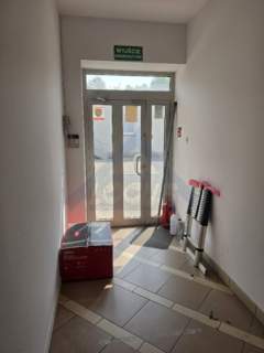 Włochy biuro do wynajęcia parter, parking