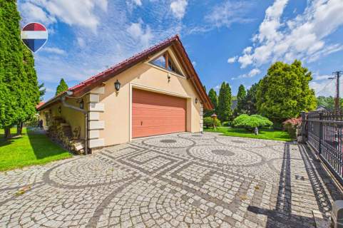 Przestronny dom z basenem