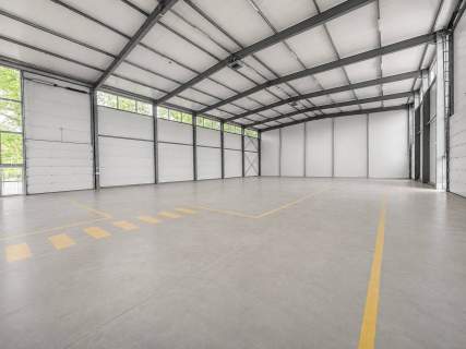 Magazyn 1200 m2 biuro 580 m2 3 bramy Puławska Warszawa