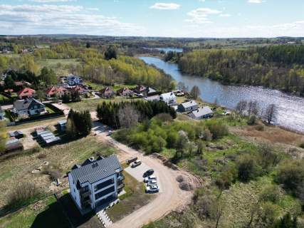 Ostatni apartament nad jeziorem z ogródkiem