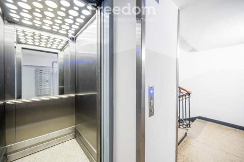 Kawalerka 23,80 m2 z oddzielną kuchnią.