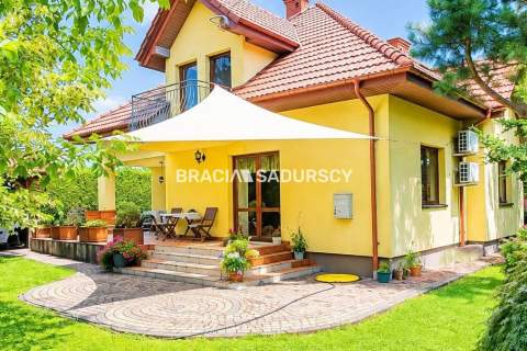 Dom wolnostojący z ogrodem w Prusach