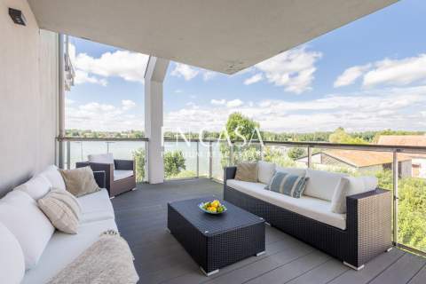 Apartament z prywatną mariną i tarasem Rydzewo,
