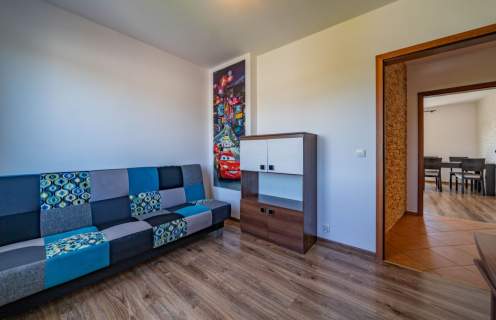 3 pokoje duży balkon hala garażowa piwnica