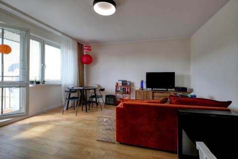 2 pokojowe, balkon, piwnica, niski budynek
