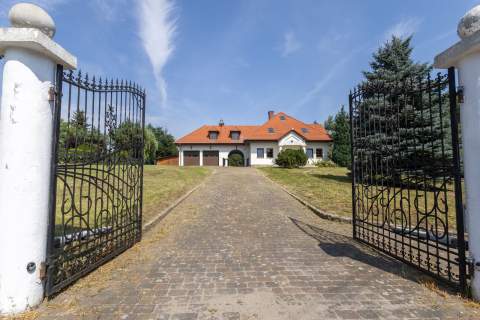 Dom 259m2 -działka 4136m2- Lasów
