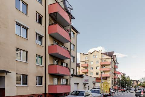 Przy M1 Kabaty Wysoki standard Garaż i komórka