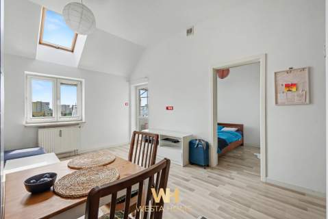 Dwa pokoje, balkon, miejsce parkingowe. Gocław.