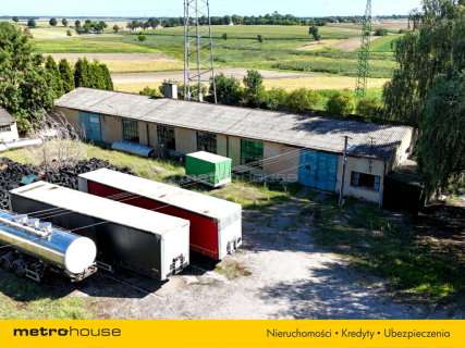 Kompleks przemysłowy przy DK 74 - hale i magazyny