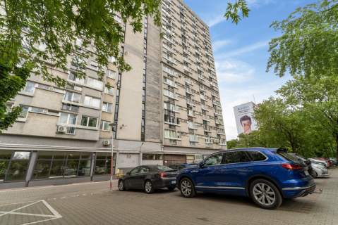 Jasna kawalerka ścisłe centrum widok na Pałac