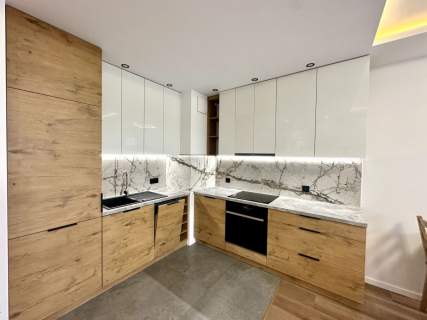 40 m komfortu balkon i garaż