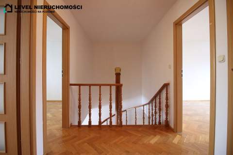 Dom w środku miasta