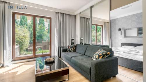 Komfortowy apartament z ogródkiem 800 m od plaży 