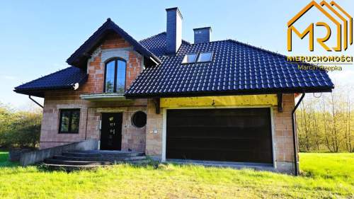 Dom jednorodzinny w stanie do wykończenia z dużą d