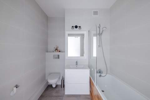 DUŻY BALKON JASNE DOBRZE SKOMUNIKOWANE