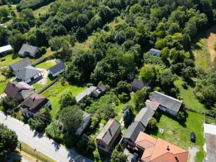 Działka budowlano-rolna w centrum Chmielowa - 900m