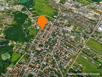 Budynek biurowy na dużej działce w centrum miasta