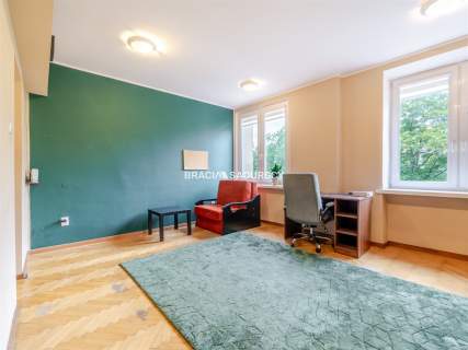 Na sprzedaż/ kawalerka z potencjałem/ 37m2