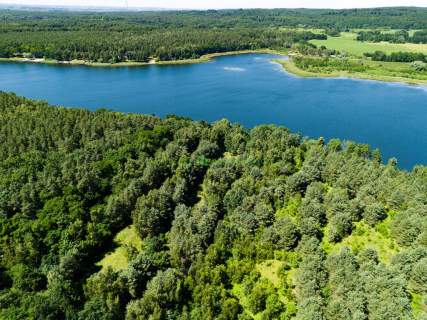 Działka z linią brzegową jeziora Binowo