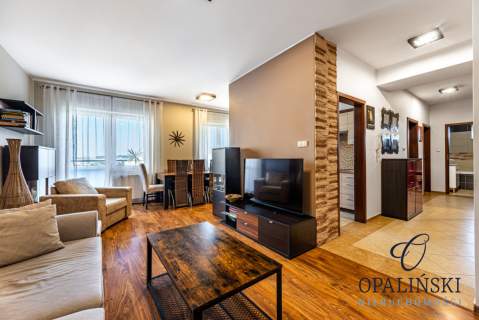 Przytulne Balkon Ostatnie piątro Zadbane