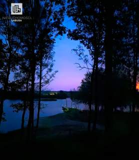 Działka nad jeziorem linia brzegowa, las, plaża