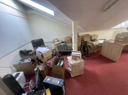Wysoki standard,skosy,recepcja,parking,ochrona,24h